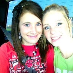 Meet your Posher, Adrianne